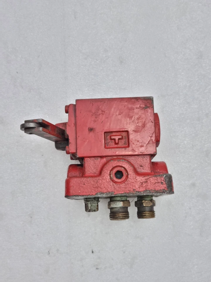 ONE PCS YUKEN DCG-01-2B2-40 DIRECTIONAL VALVE